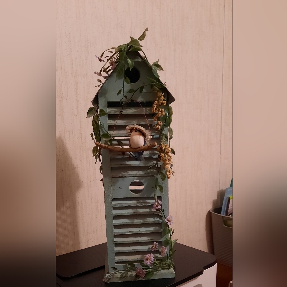 Rustic Birdhouse